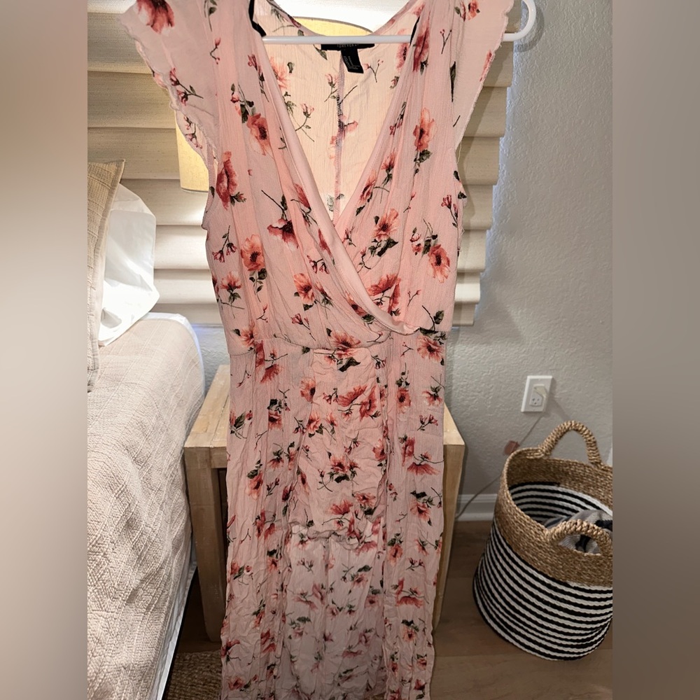 Cute romper short in front has a train in the back